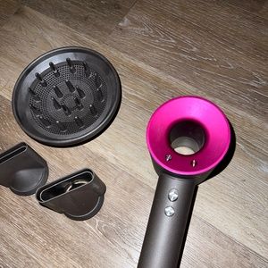 Dyson supersonic hairdryer